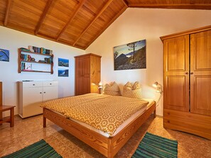 2 quartos, cofres nos quartos, Wi-Fi, roupa de cama