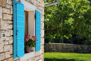 Exterior detail - Holiday house Pićanci * secluded location, 3800 m2 garden, private pool (Svetvincenat)