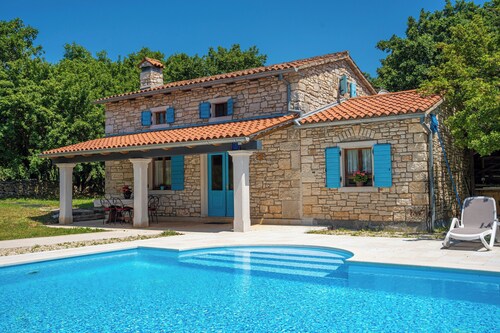 Holiday house Pićanci * secluded location, 3800 m2 garden, private pool