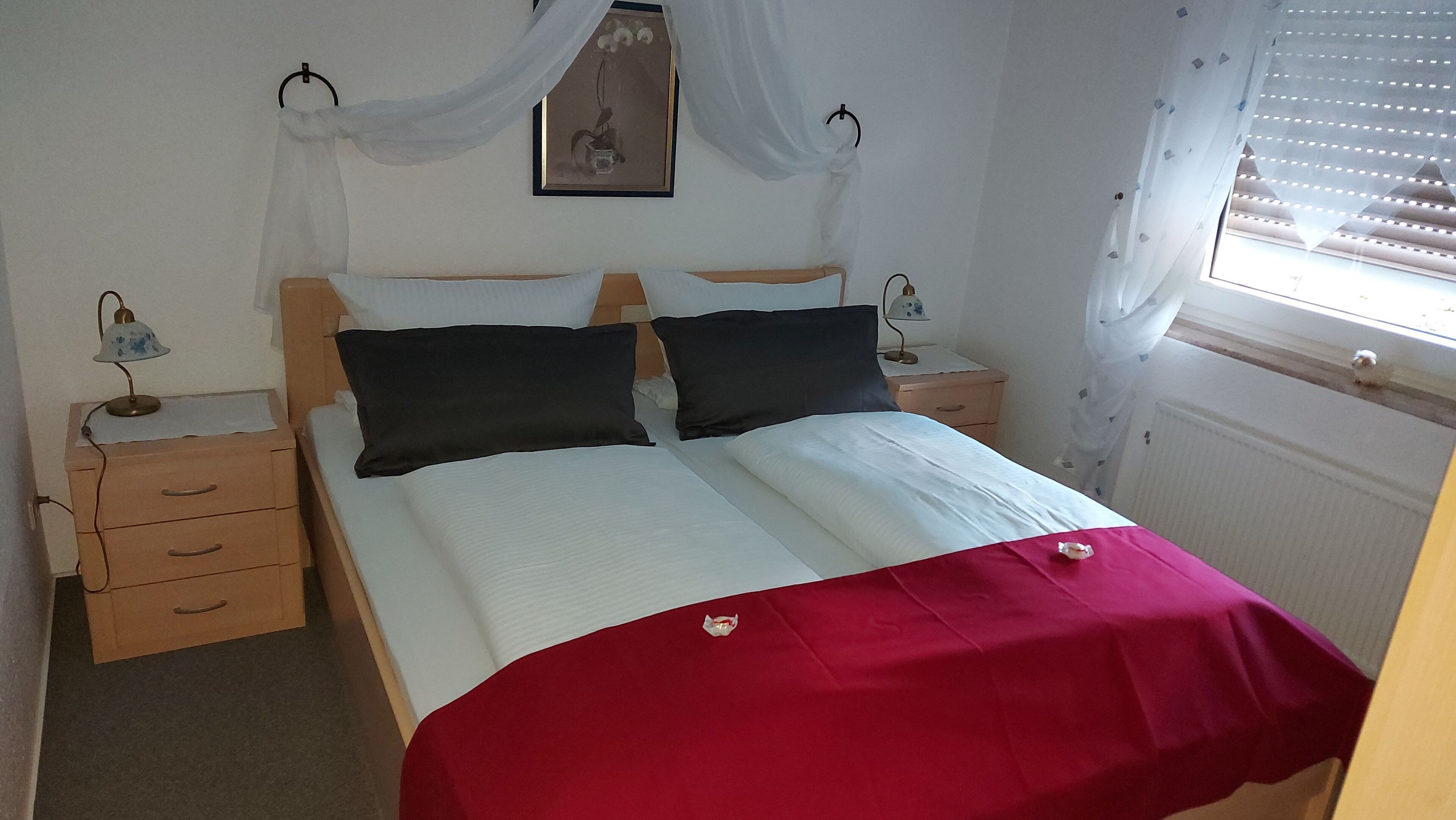 2 Schlafzimmer, Zimmersafe, Schreibtisch, Reisekinderbett