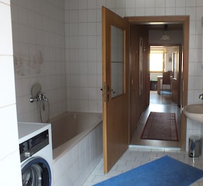 Interior - Toprenoviertes holiday and guest house with plenty of space for up to 10 guests (Gangkofen)