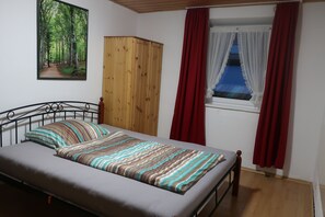 5 habitaciones, escritorio, tabla de planchar con plancha y wifi gratis