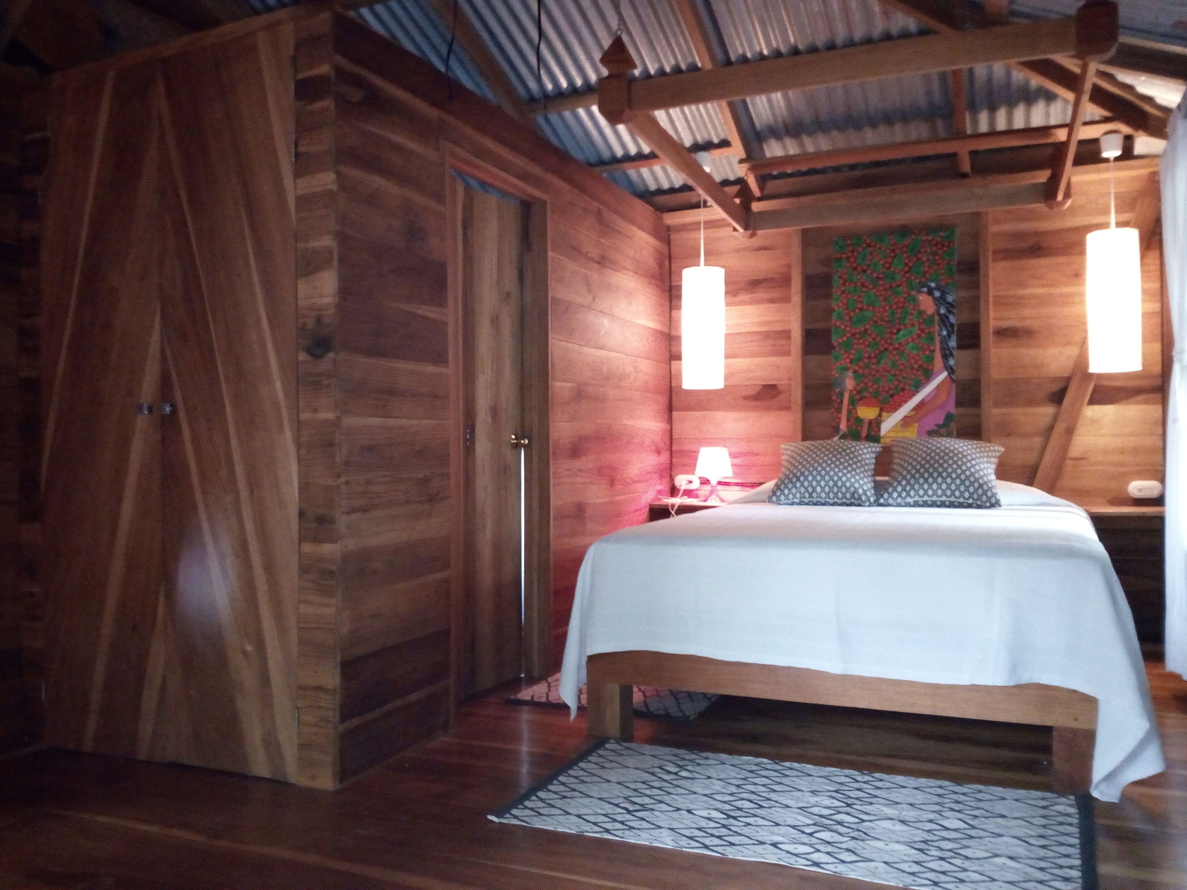 2 bedrooms, iron/ironing board, travel cot, free WiFi