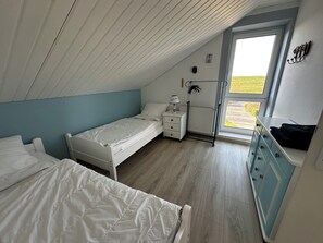 3 bedrooms, free WiFi, bed sheets