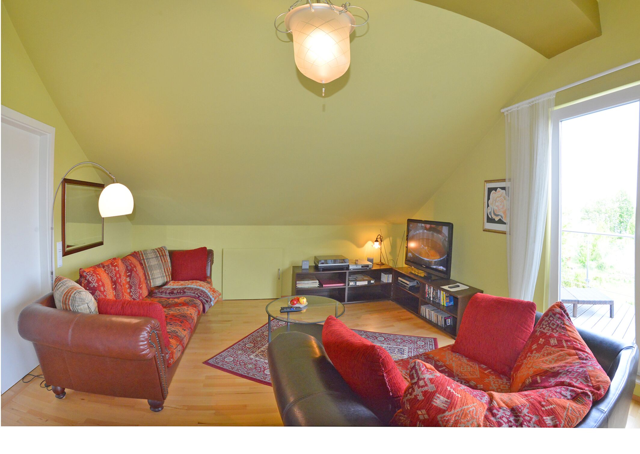 Spacious apartment 110sqm, at SEE, terrace and flower. Panoramic view, lake balcony 26m², south b. 12m²