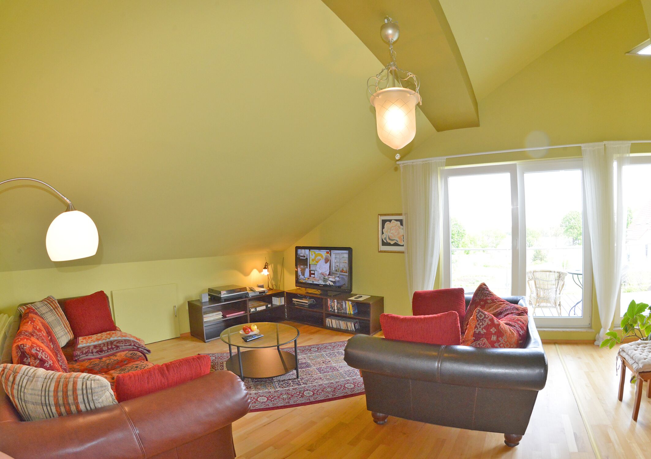 Spacious apartment 110sqm, at SEE, terrace and flower. Panoramic view, lake balcony 26m², south b. 12m²