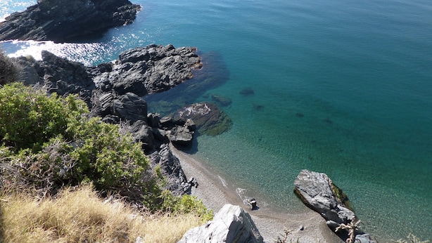 A coastal landscape with rocky cliffs and clear blue water. - Apartment in a beautiful, quiet location with stunning panoramic views across the sea (Velilla-Taramay)