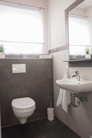 Unclassified image, 2 of 28, button