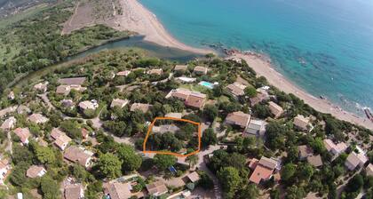 zone direct à la plage, grande terrasse, cuisine d'été, équipement de qualité, four à pizza