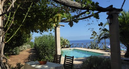 Rustic finca in a quiet location with pool and panoramic sea and mountain views