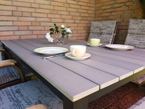 屋外ダイニングエリア