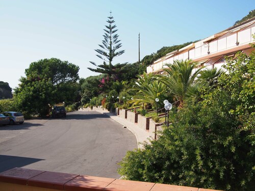 Mediterranean, fully equipped apartment with two terraces