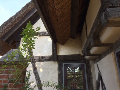 Complete house-family-friendly-rural idyll-ecological. renovated mud house / thatched roof