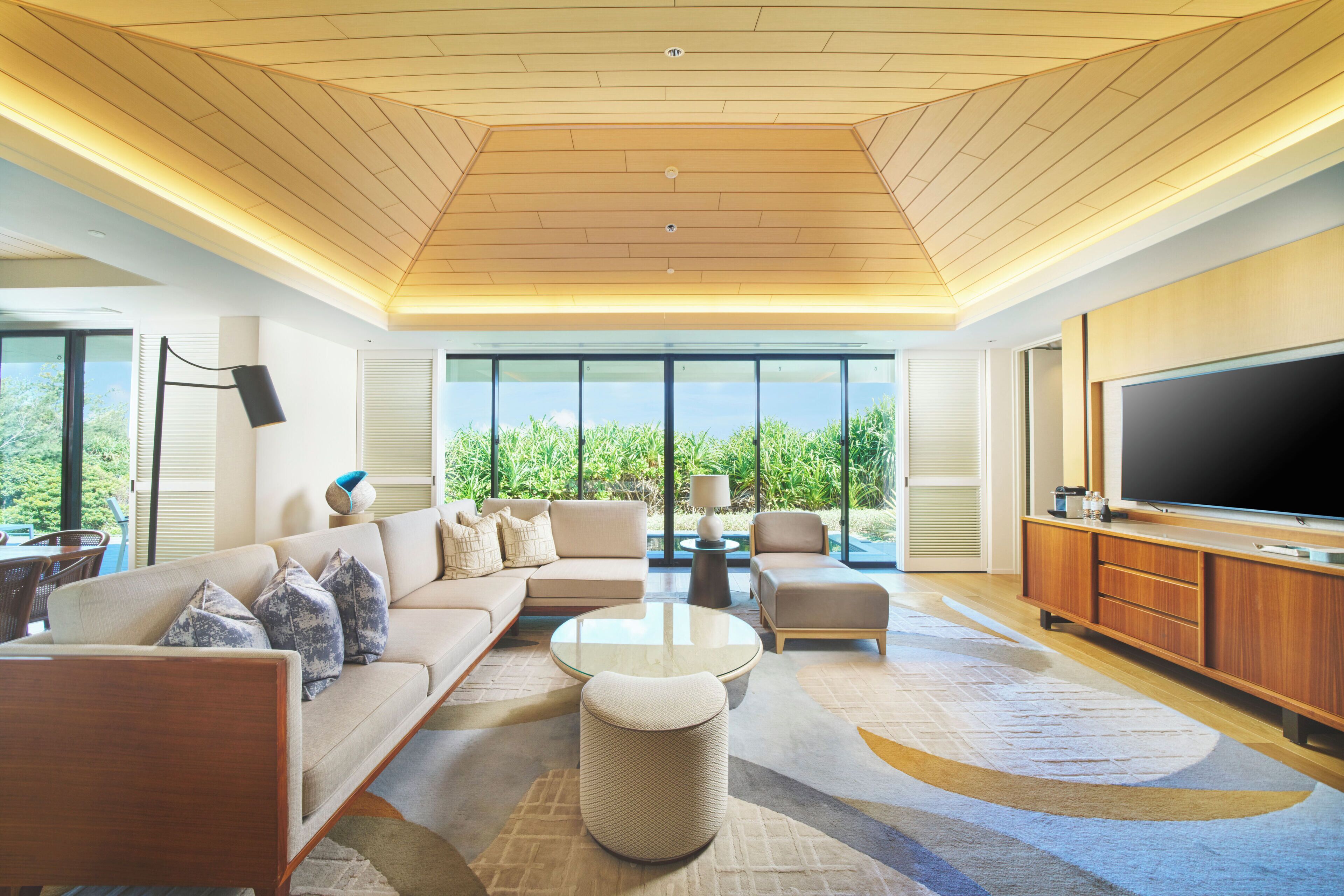 cliff villa with private pool, natural hot spring and lounge access included | minibar, in-room safe, desk, iron/ironing board