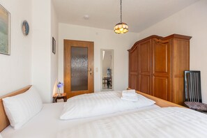 Unclassified image, 3 of 17, button