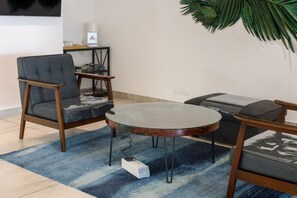 Lobby sitting area - Savv Hotel (George Town)