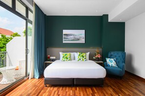 Premium Deluxe | 1 bedroom, minibar, in-room safe, blackout drapes - Savv Hotel (George Town)