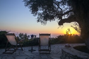 Terrace/patio - Country house in the olive grove with breathtaking views for every season (Messinia)