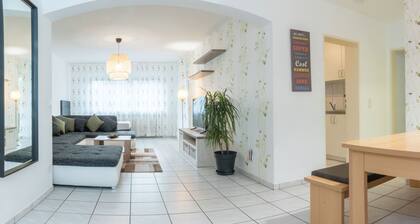 110 qm Wohnung Heike mit großem Balkon - preiswerte Übernachtung Monteurwohnung