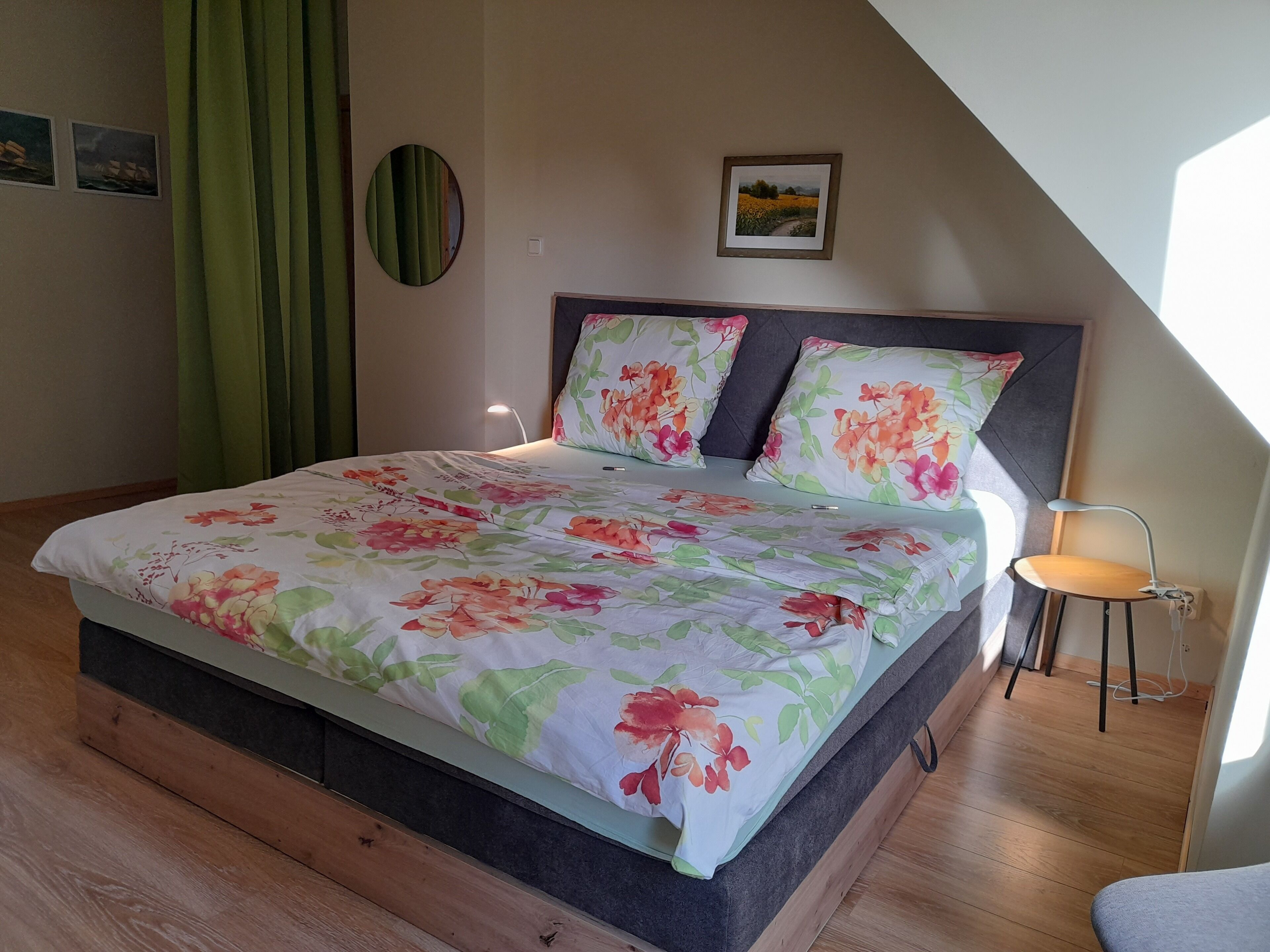 2 soverom, reiseseng for barn, wi-fi (inkludert) og sengetøy