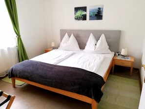 1 bedroom, travel crib, free WiFi, bed sheets