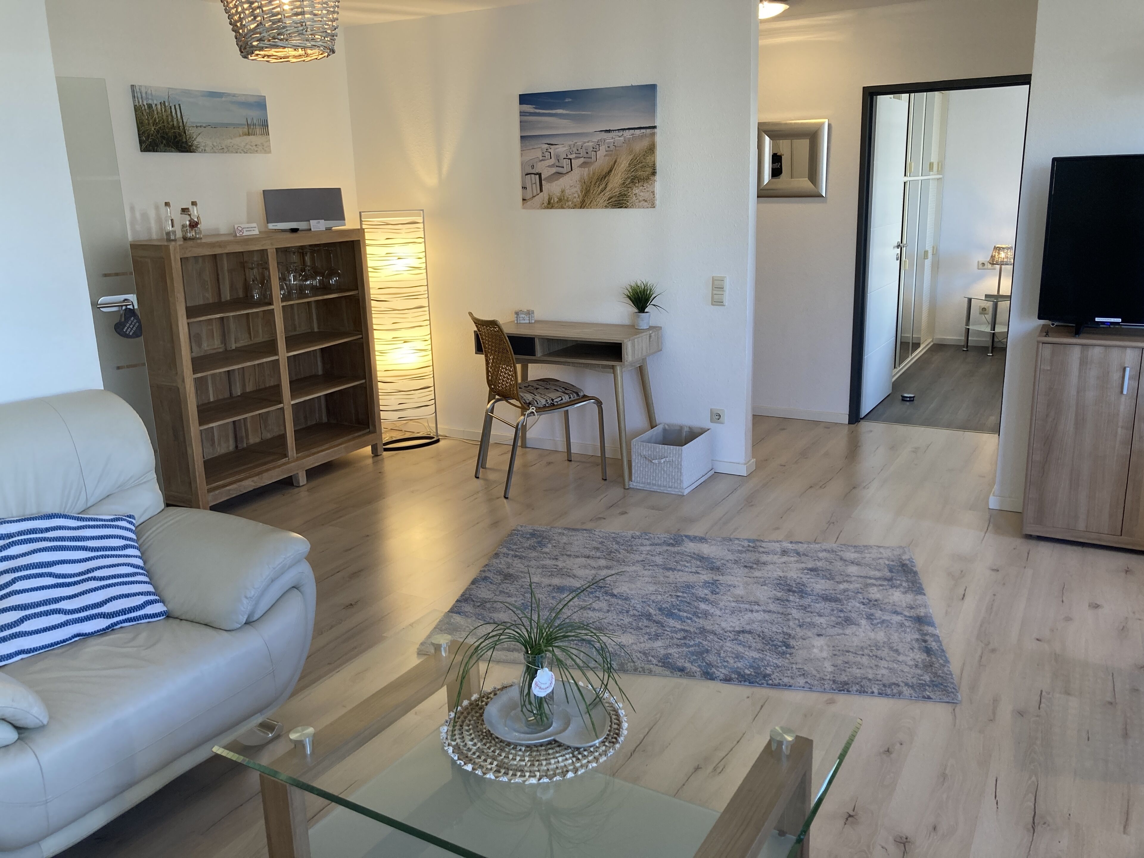 Modern 2-room-comfort-apartment - balcony, WLAN, TV, near the city center