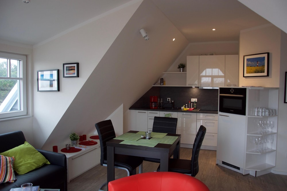 Sundeck in the boathouse - exclusive apartment right on the North Sea beach
