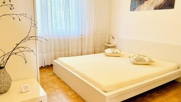 2 Schlafzimmer, Zimmersafe, Bügeleisen/Bügelbrett, kostenloses WLAN