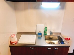 冰箱、微波炉、炉灶、电热水壶