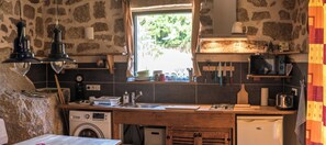 Fridge, microwave, stovetop, coffee/tea maker - Authentic holiday home in a quiet location 10 minutes from the beach (Serra-Di-Ferro)