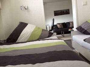 1 bedroom, WiFi, bed sheets - Modern apartment in the center right on the ski carousel (Winterberg)