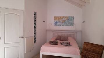 1 chambre, fer et planche Ă repasser, Wi-Fi, draps fournis