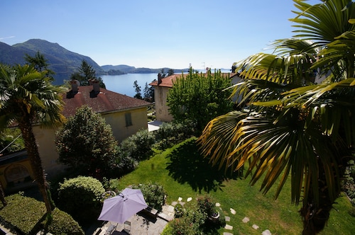 Traumhafte Lage mit Seeblick am Lago Maggiore-Westufer