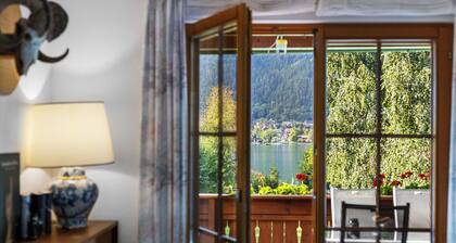 Private lake house Ossiachersee • Own bathing jetty - 4 bedrooms | 6 guests