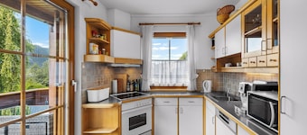 Privates Seehaus Ossiachersee • Eigener Badesteg • 4 SZ | 6 Gäste