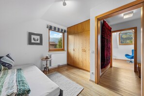 4 makuuhuonetta, vauvan matkasänky, ilmainen Wi-Fi, vuodevaatteet