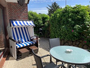 تناول الطعام بالخارج