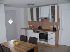 Fridge, oven, stovetop, dishwasher - Vacation apartment to the sun, beach and sea in Rantum, Sylt (Rantum)