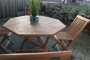 Outdoor dining - Vacation apartment to the sun, beach and sea in Rantum, Sylt (Rantum)