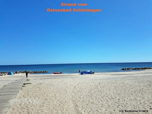 Una playa cerca