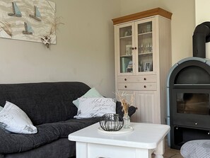 TV, fireplace, DVD player, table football - Comfort House (5 people) just 200 meters from the beach - with fireplace & beach chair (Friedrichskoog-Spitze)