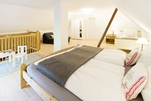 2 Schlafzimmer, Reisekinderbett, kostenloses WLAN, Bettwäsche