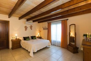 4 chambres, fer et planche Ă repasser, Wi-Fi, draps fournis