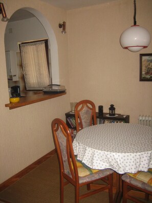Dining - Luxury apartment with panoramic sea view in Tisno, only 100 steps to the sea (Tisno)