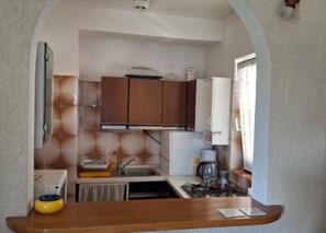茶具/咖啡用具、冰箱、微波炉、烤箱