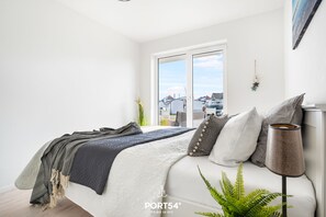 2 bedrooms, iron/ironing board, travel cot, free WiFi