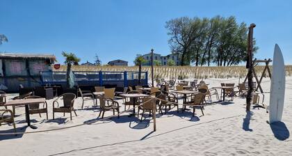 Cozy apartment with a small garden, close proximity to the beach and promenade