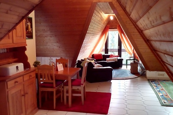 Essbereich Blick auf Wohnzimmer