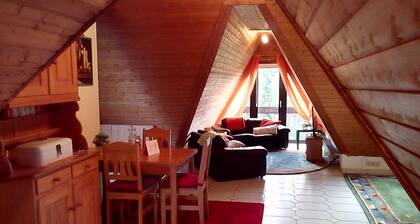 Helle ruhige FeWo mit Loft Charakter