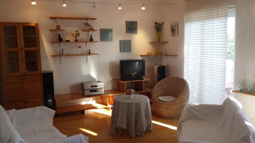 moderne Wohnung für 6 Personen umgeben von mediterraner Vegetation